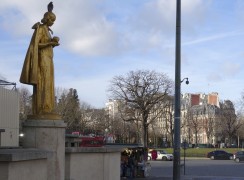 Plaza, Musée de l'Homme, Paris (Sony QX100)